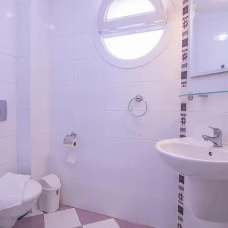 Sunset Beach Club Aqualettings Lighthouse 19 * 페티예