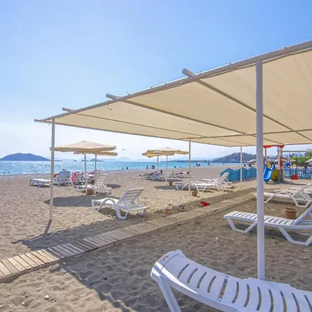 Sunset Beach Club Aqualettings Lighthouse 19 Апартаменты *